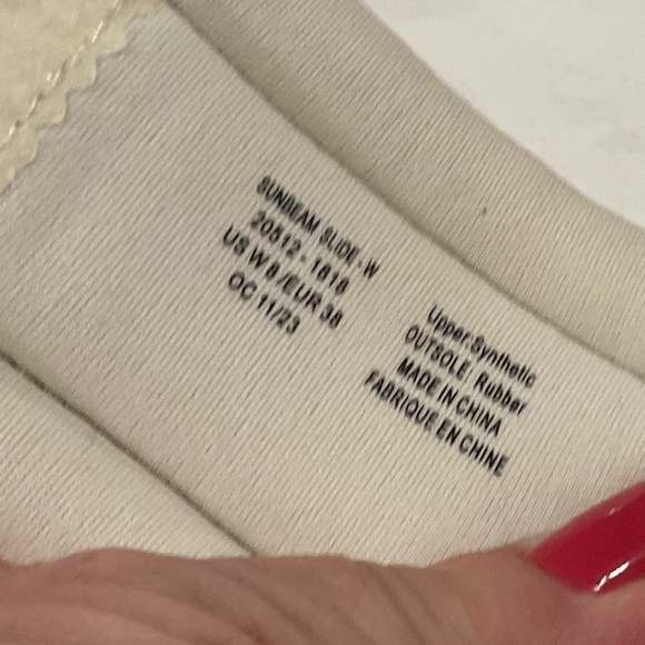 OluKai Sunbeam Slide Sandal Velcro Closure Off White Size 8 LIKE NEW CONDITION - Picture 4 of 5